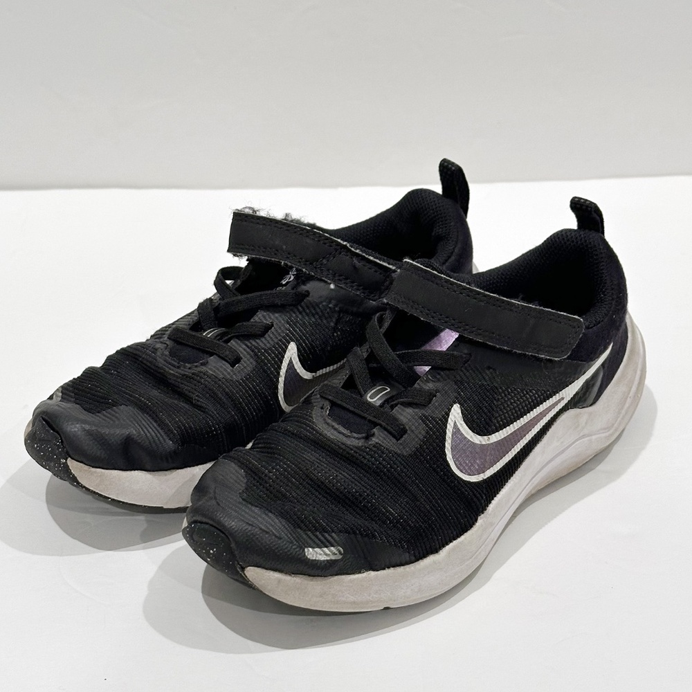Kids Nike Black/Iridescent Downshifter Shoes Size 13.5